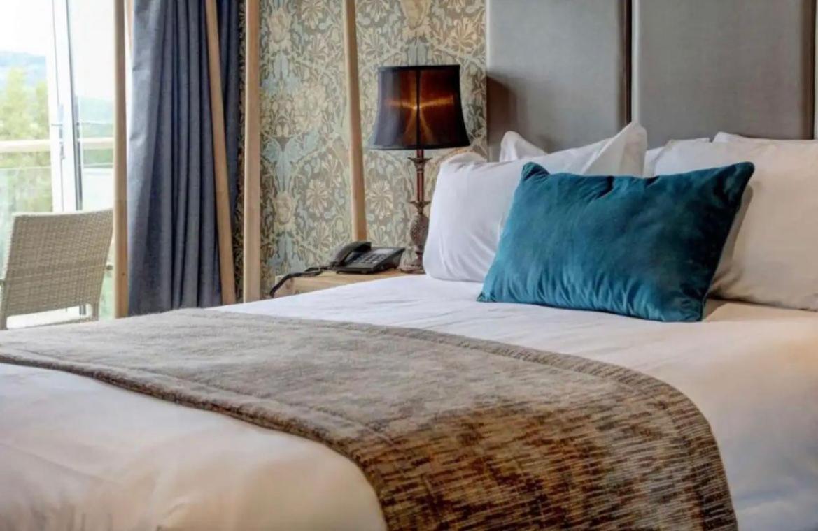 The New Hobbit Hotel Rooms 哈利法克斯 外观 照片
