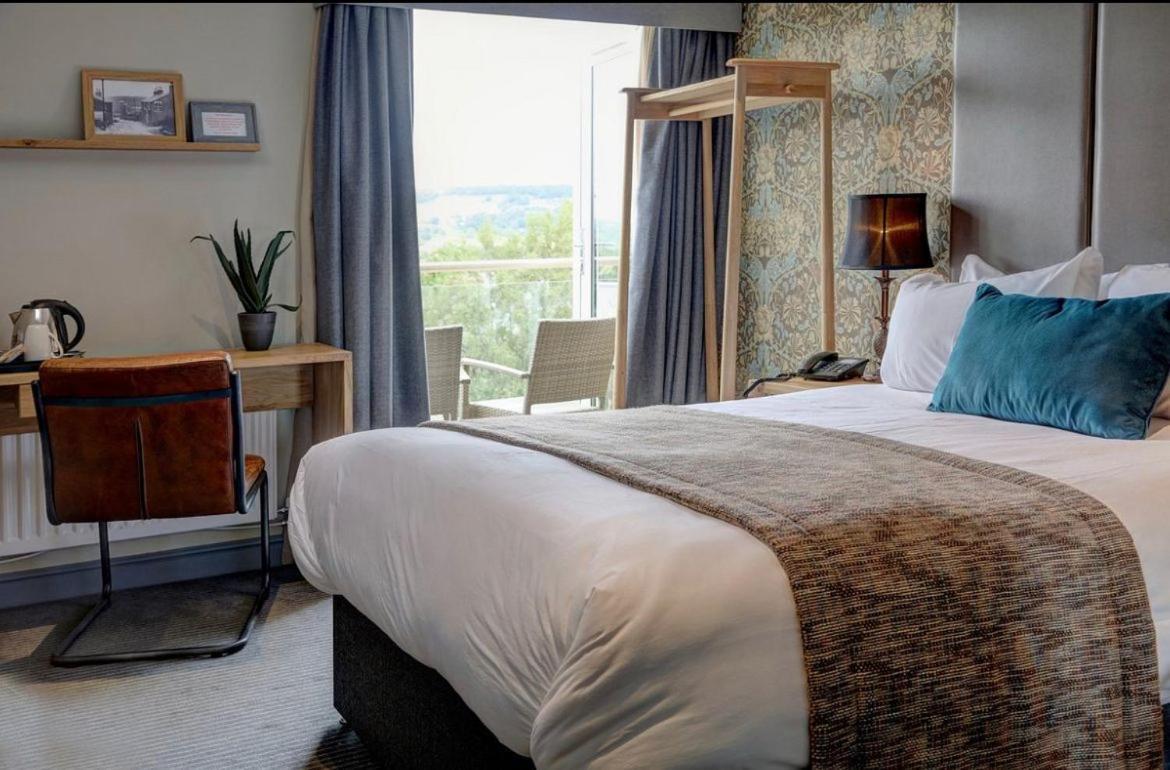 The New Hobbit Hotel Rooms 哈利法克斯 外观 照片